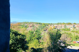 Ingresso indipendente garage carrabile e cantina