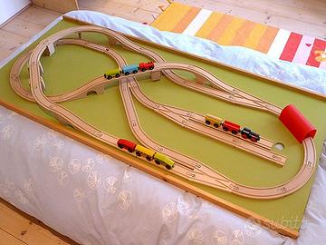 Plastico trenino in legno