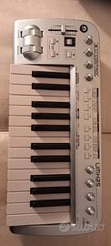 Behringer UMX25 keyboard controller come nuovo