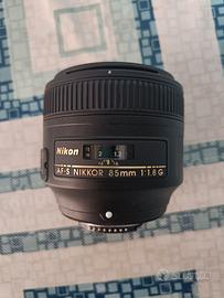 NIKKOR 85mm f/1.8G
