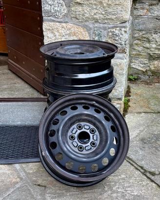 4 Cerchi in Acciaio Suzuki Vitara da 17" con Valv