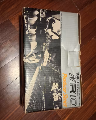 Yamaha MR10 Drum Machine