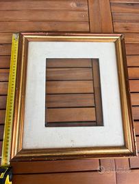 Cornice antica dorata con passepartout