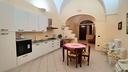 lecce-2-camere-e-scoperto-trasfertisti