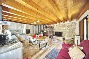 Villa di 275 m² con più di 5 locali a Villaga