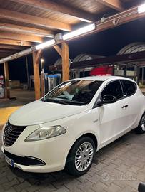 Lancia Ypsilon 0.9 Twinair 3^serie 2011