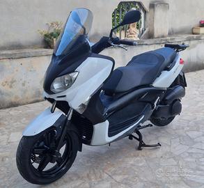 Yamaha X Max 250
