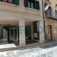 Locale Commerciale - Enna