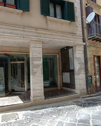 Locale Commerciale - Enna