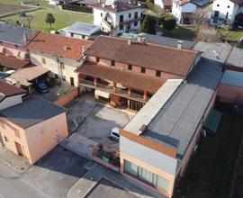 COMPENDIO IMMOBILIARE COMPOSTO DA UNITA' COMMER...