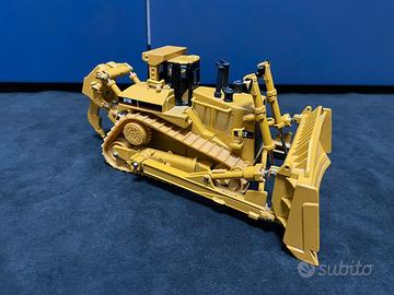 Norscot Caterpillar D11R, modellino scala 1:50