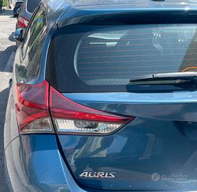 Fanali posteriori sinistro Toyota Auris Hybrid