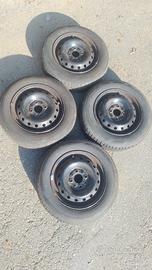 4 pneumatici estivi 155/70 r13 completi di cerchio
