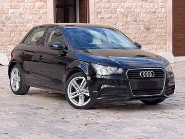 Audi A1 1.6 TDI 90 CV NAVI LED