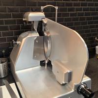 Affettatrice ristorante  con lama nuova da 30