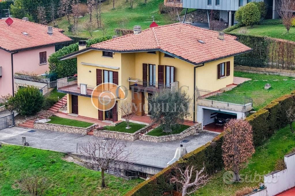 Casa – Ponteranica, Castello della Moretta - Vista 3