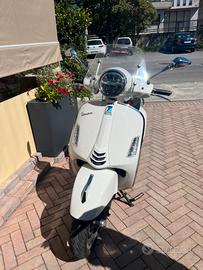 Vespa 300 GTS Super 2024