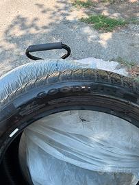 2 Pneumatici Goodride usati 225/45R18 95W