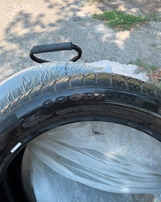 2 Pneumatici Goodride usati 225/45R18 95W