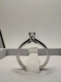 Anello solitario Giorgio Visconti