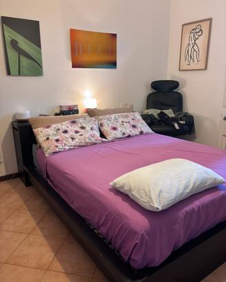 Letto matrimoniale + testiera comodini estraibili