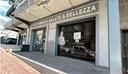 locale-commerciale-categoria-c-1-due-vetrine