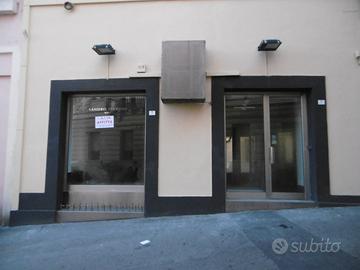 Via Manno storico locale commerciale 45 mq