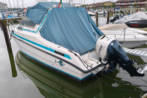 Rio 750cabin con fuoribordo