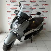 YAMAHA X-MAX 250