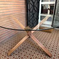 Tavolo rotondo in rovere naturale e piano in vetro