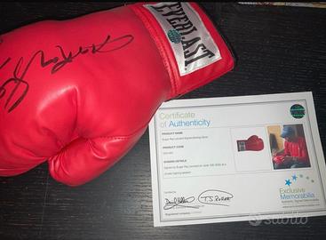 Guantone firmato Sugar Ray Leonard