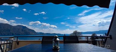 Monolocale vista lago