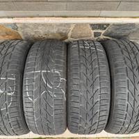 Pneumatici invernali 215/50 R18 92V