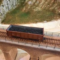 Acc. plastici ferrov. : carico carbone carro E
