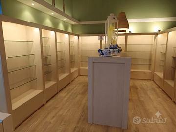 Espositore in legno