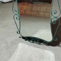 Specchio antico di ferro