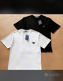 T-shirt prada