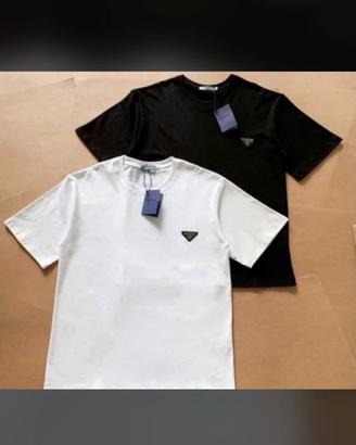 T-shirt prada