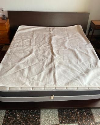 Letto matrimoniale stile giapponese