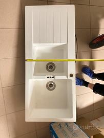 Lavandino doppia vasca in fragranito bianco