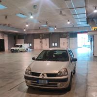 Renault Clio 2 - per ricambi o riparazioni