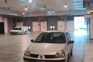 Renault Clio 2 - per ricambi o riparazioni