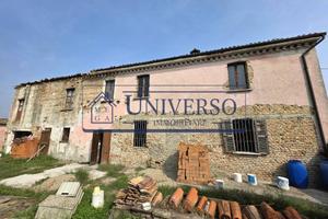 Villa di 200 m² con 4 locali e box auto a Verretto