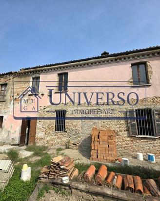 Villa di 200 m² con 4 locali e box auto a Verretto