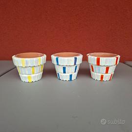 Vasetti decorati in mosaico 