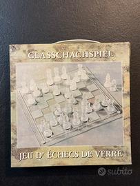 Gioco degli Scacchi in vetro, Arredamento