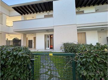 Appartamento con 2 camere, piano terra, garage, wi