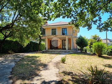 VILLA SINGOLA A FIUGGI