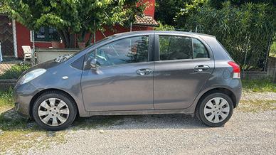 TOYOTA YARIS 2009 1.0 BENZINA