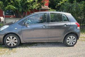 TOYOTA YARIS 2009 1.0 BENZINA